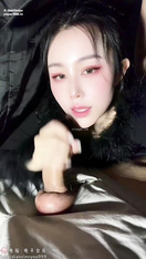 汐梦瑶-最新作在坐满人的电影院里直接口交